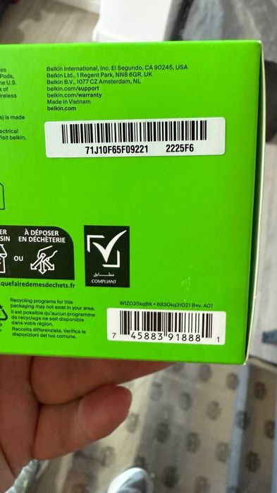 Belkin BOOSTCHARGE Qi2 15w Z-Fold 2in1 Charging Stand, Black