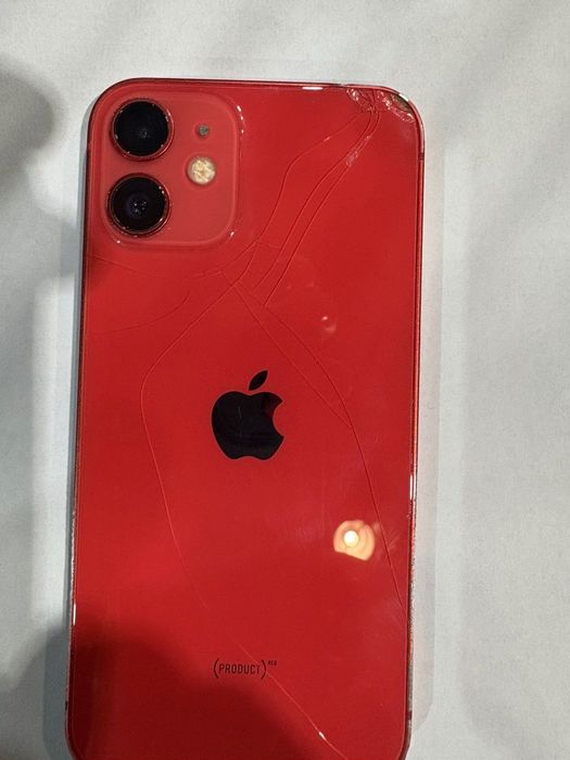 Продава се Iphone 12 mini