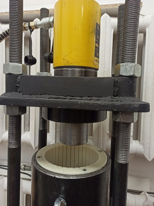 Маслопресс холодного отжима.Пресс гидравлический 50 тонн.