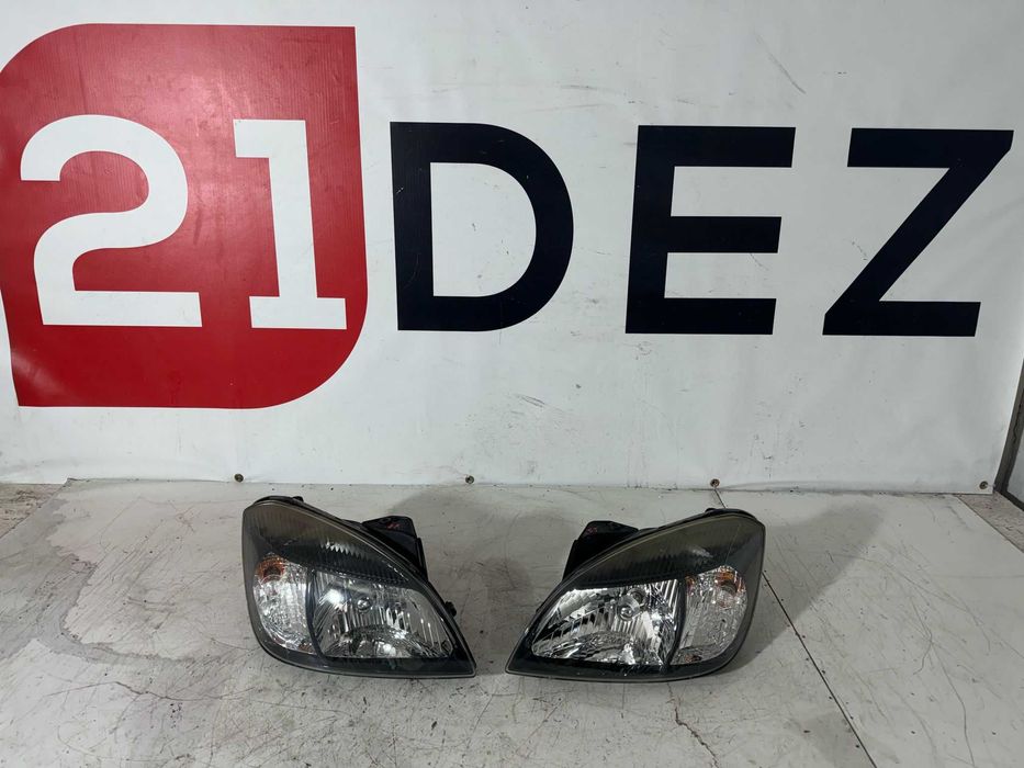 Faruri far stanga dreapta Kia Rio 2011