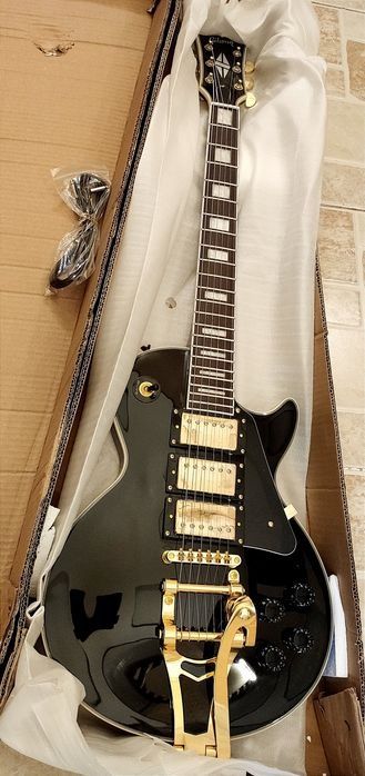 Электро гитара Gibson. HHH