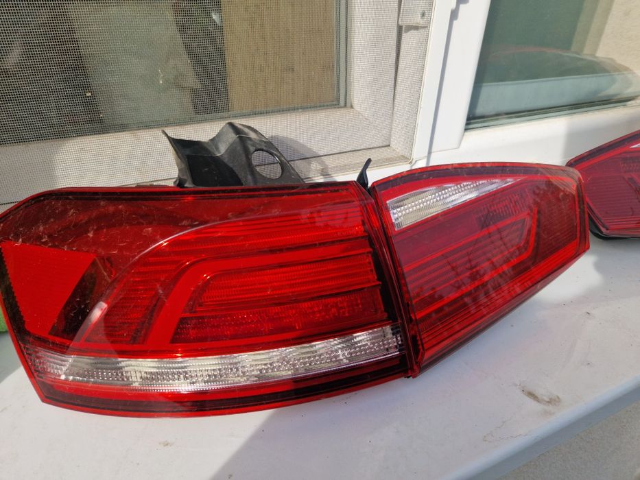 Vând stop dreapta hayon-VW Passat B8 Variant