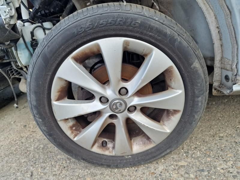 Jante aliaj aluminiu 4x100 R16 Opel Corsa D facelift