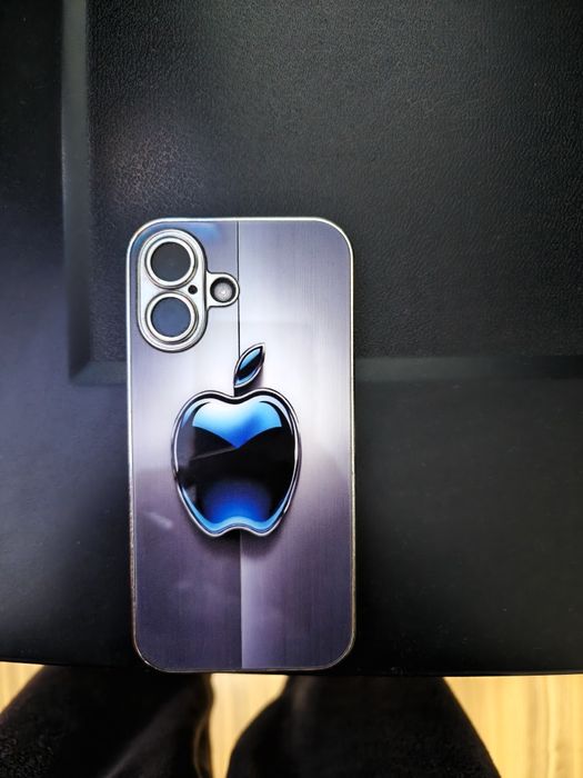 Vând iPhone 16 Black