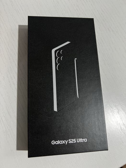 Продам!! Запечтанный!! Samsung Galaxy S25 Ultra 5G 12 ГБ/256 ГБ черный