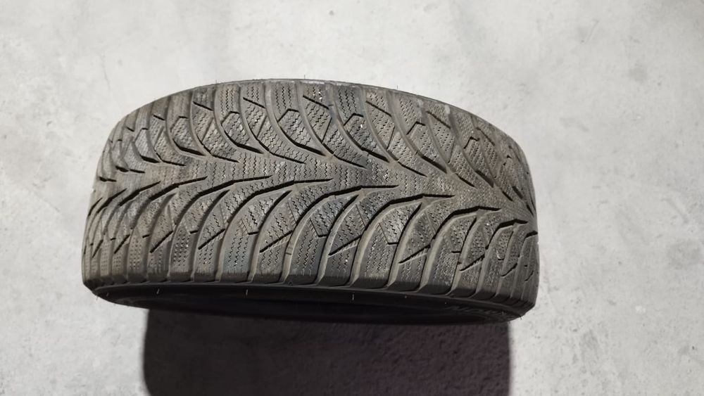 Шины зимние 4 шт размер 18