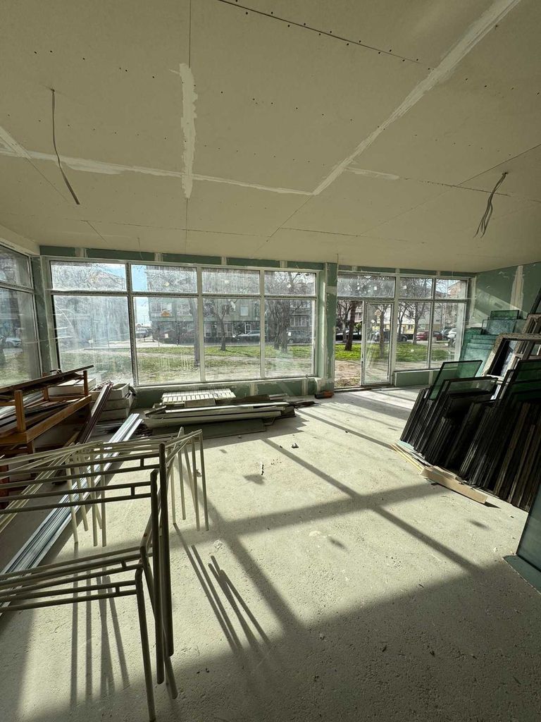 Продава се Магазин в Поморие - 200 кв.м за 2000 €/кв.м - Снимка #3