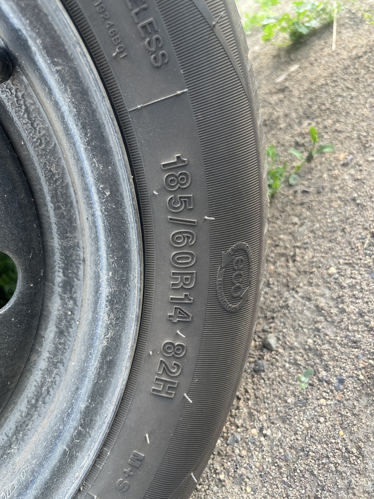Продам 2 шины……..