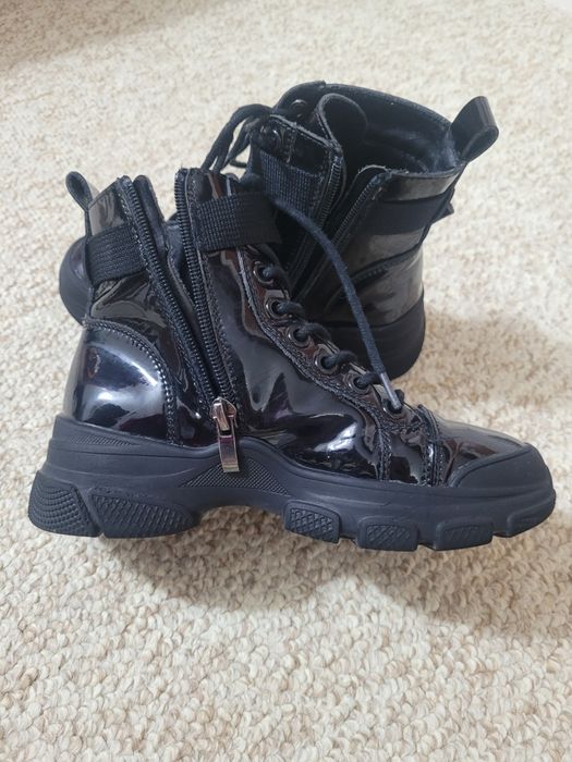 Ghete fete mar 31,interior 21 cm