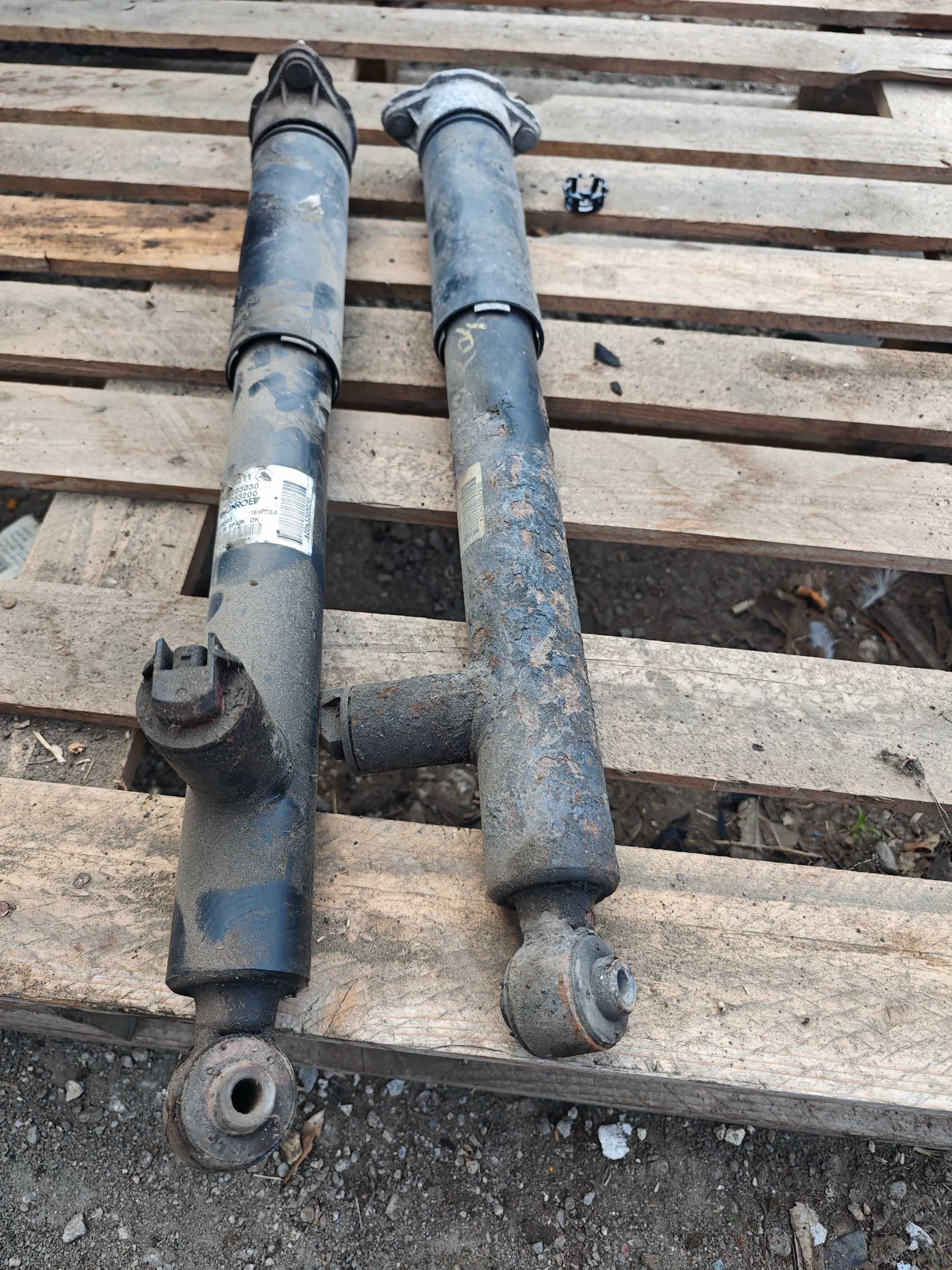 Предни задни амортисьори пружини Mercedes W204 W212 W207 w218 C E Clas