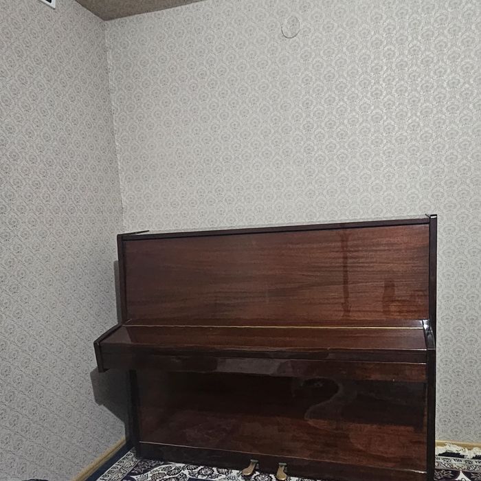 Срочно продаю Пианино (Фортепиано).Отличное состояние Для учебы и дома