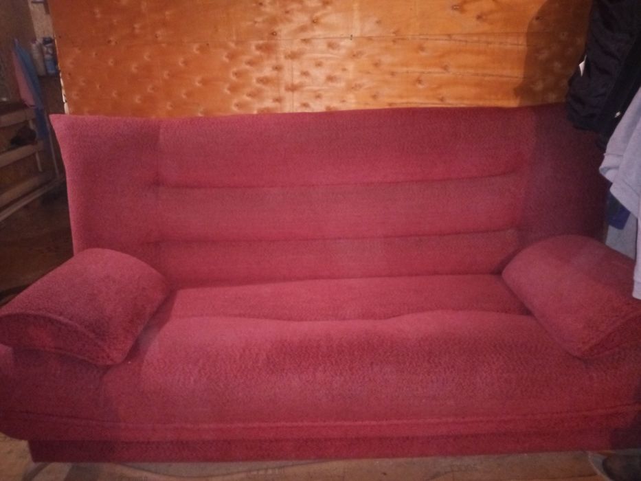 Продам два дивана