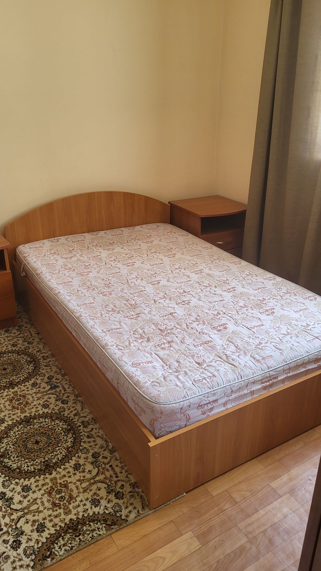 Кровать в хорошем состоянии