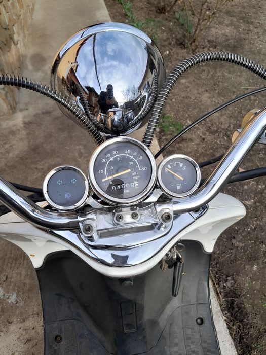 Scooter Benero alb 2018