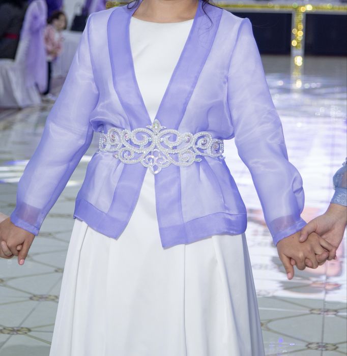 Свадебное платье с накидкой