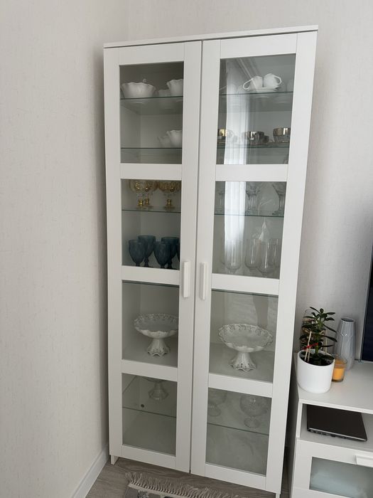 Шкаф IKEA для гостинной