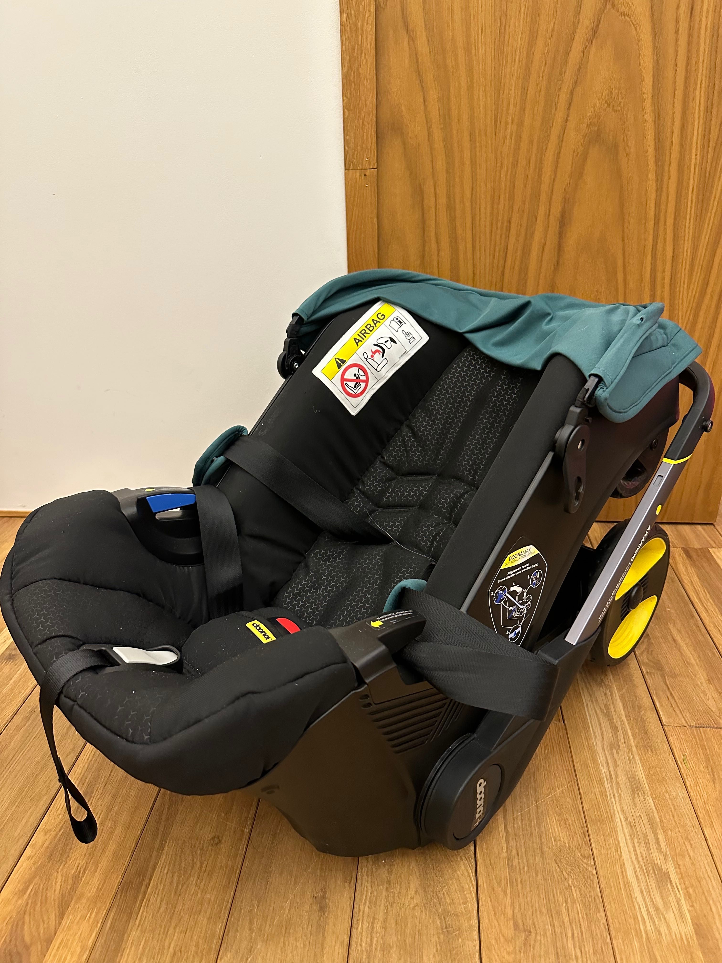 Столче за кола и количка 2 в 1 - Doona и основа с IsoFix