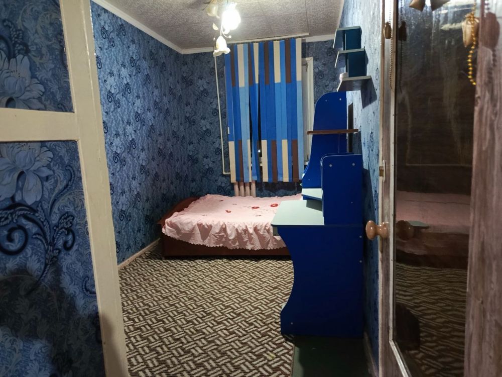 Чиланзар 3 квартал новза метров - сдается 3 комнатная / 2 этаж срочно