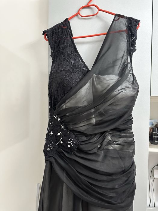 Черна официална рокля