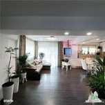 Apartament  de vanzare 4 camere si curte Domnesti
