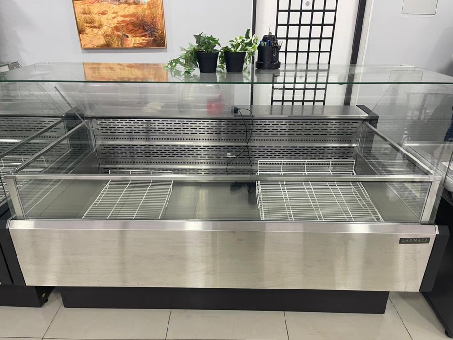 Продается почти новый холодильник Армата -18* 1,8м