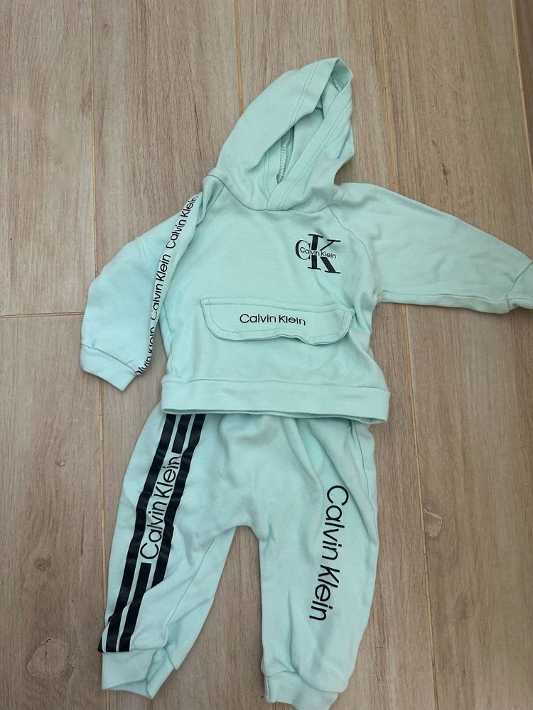Дрешки за малка госпожица Guess, Next, H&M и др.
