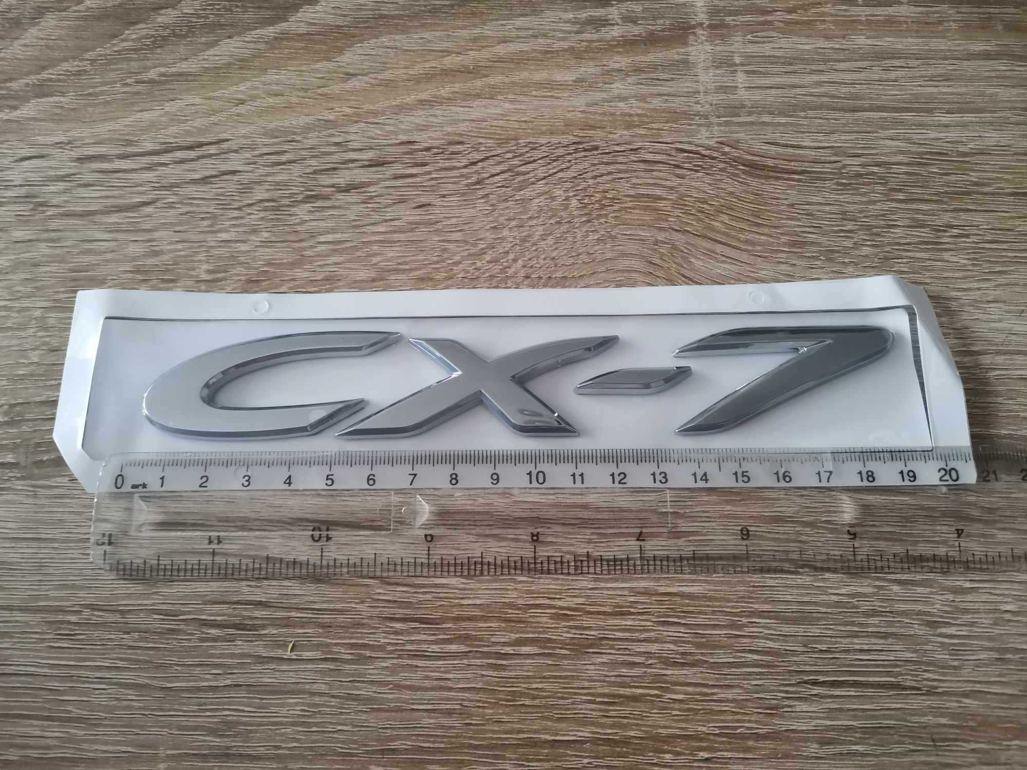 Сребрист надпис Mazda CX-7