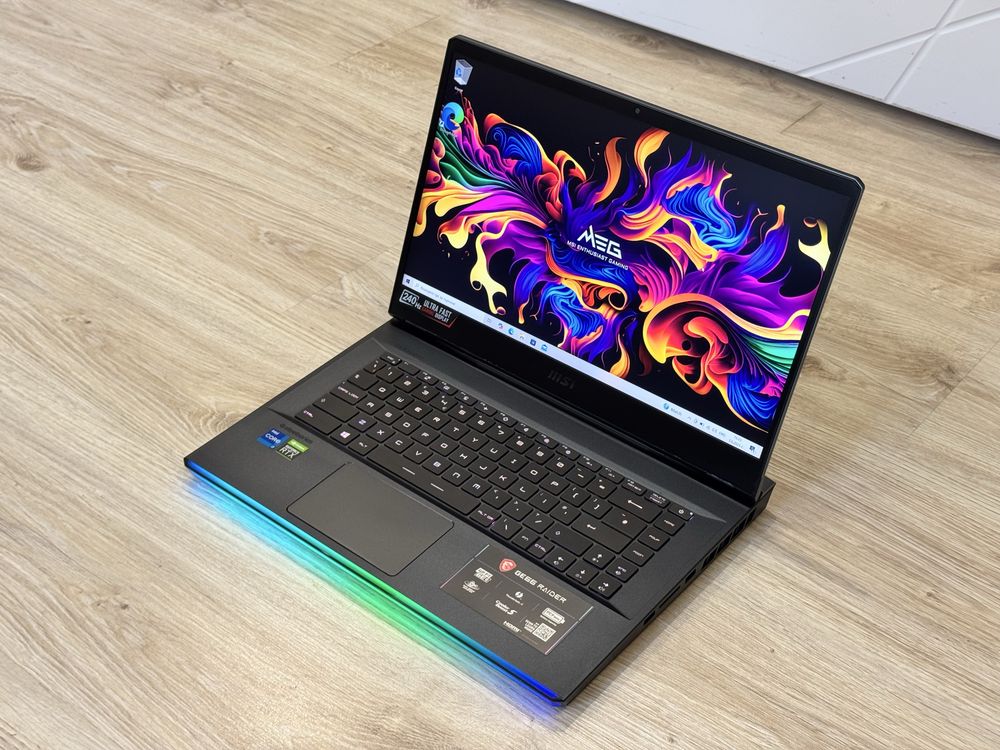 15.6’FHD IPS 240Hz/RTX 3070 8GB/i7-11800H/Msi Raider/16GB DDR4/512GB