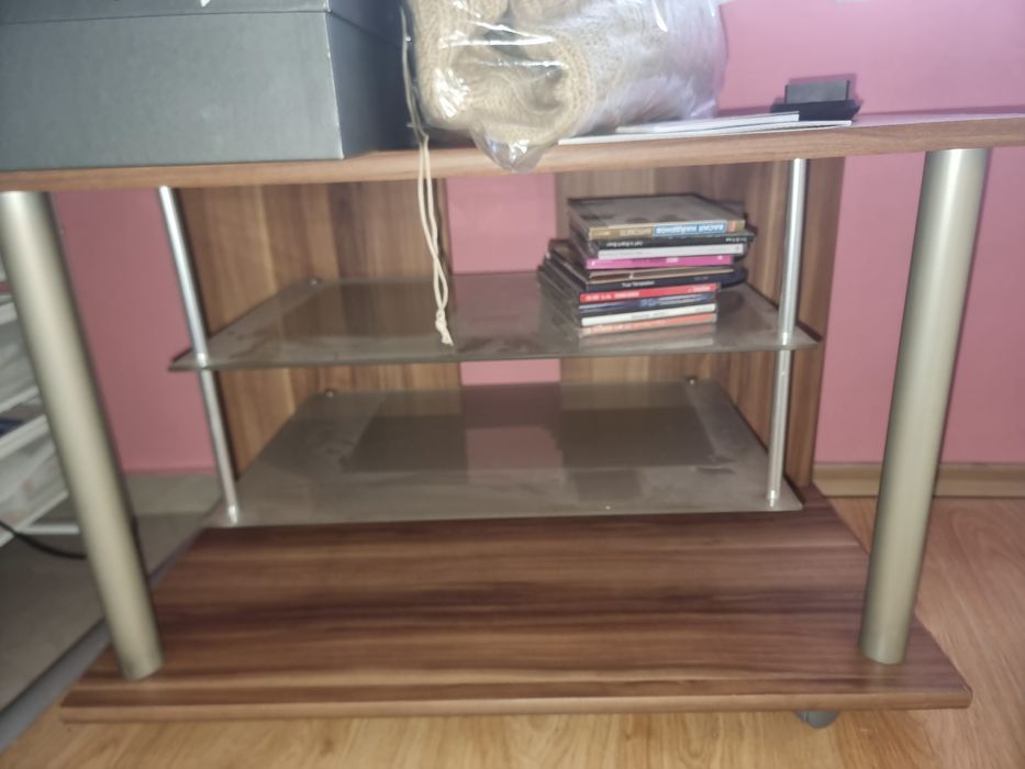 Тв шкаф,запазен,без забележки