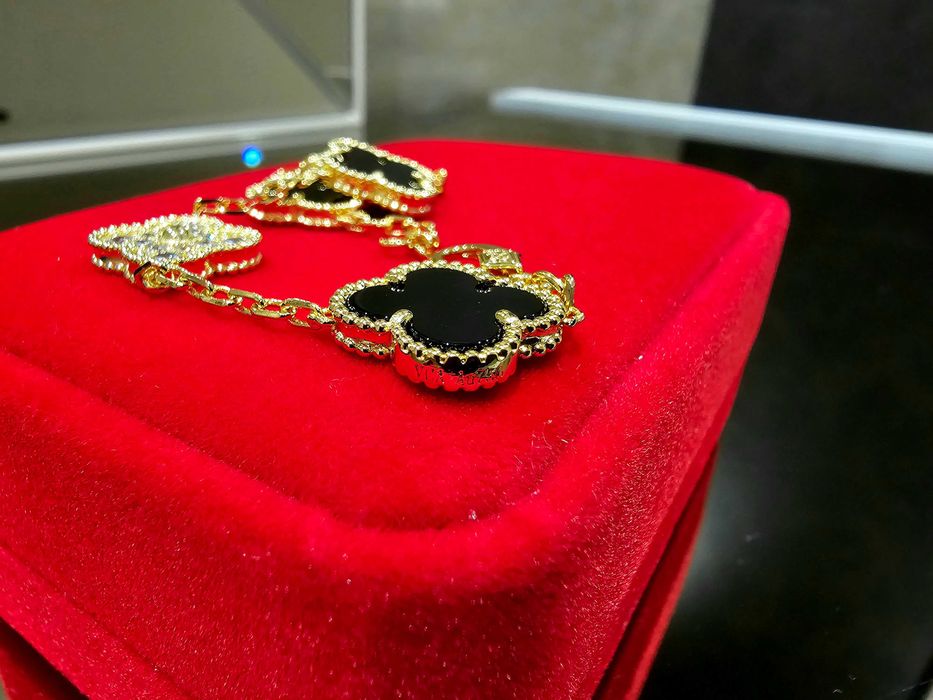 Van Cleef & Arpels VCA Gold Black 5 Vintage Alhambra Дамска Гривна