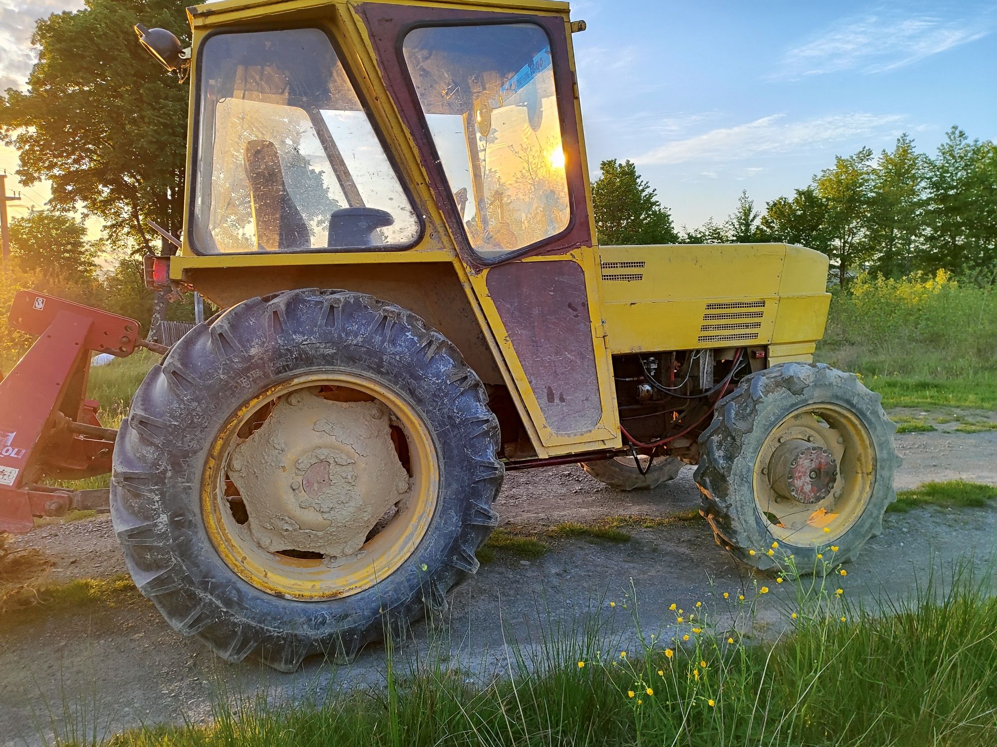 tractor4×4 in 4 pistoane cu. ( Tot cu freza )