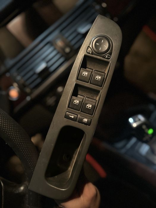 Продам блок стеклоподьемника кнопки приора люкс