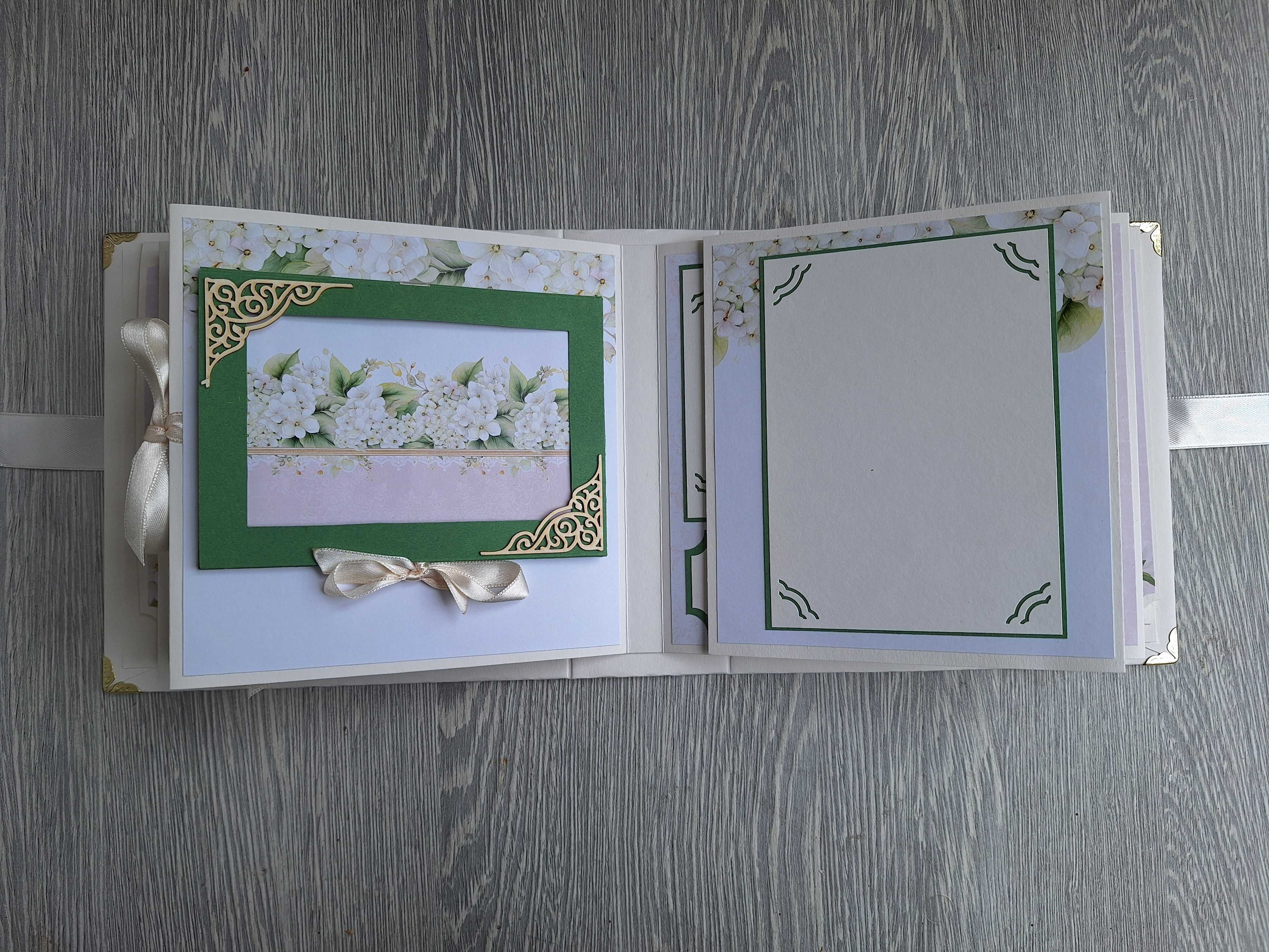 Скрапбук албум с флорални мотиви в бяло и зелено, ръчна изработка/7.17