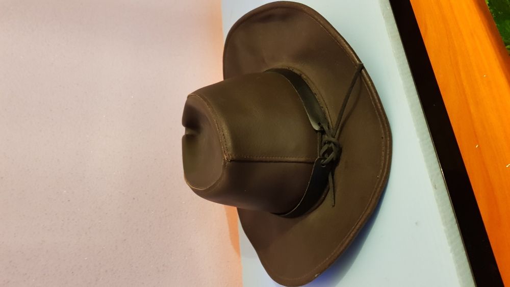 Pălărie cowboy.  PIELE