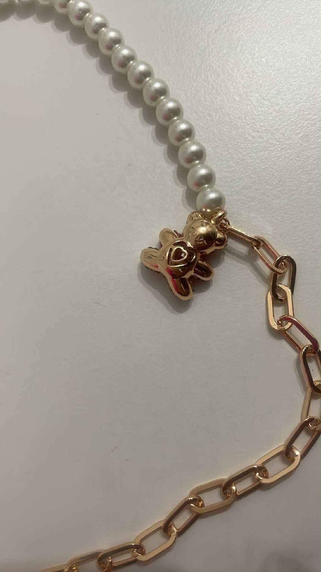 Колие Swarovski с мече