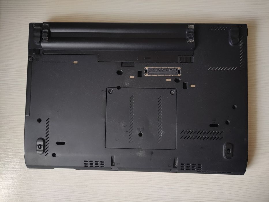 Laptop Compact Lenovo IBM, Ecran 12.5 inchi, Windows 11!