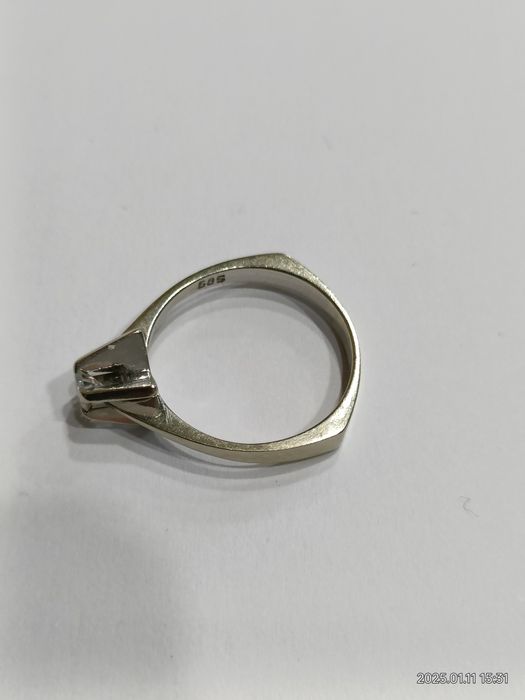 Vind inel din aur 14kt cu diamant 0,20ct