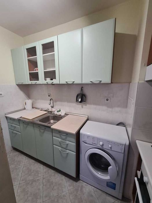 Дава се под наем Тристаен апартамент в Бургас, Възраждане - 80 кв.м за 408 € - Снимка #1