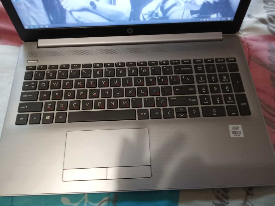 Лаптоп HP 250 G7