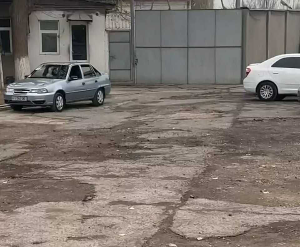 Продаётся 1 га. производственная база.