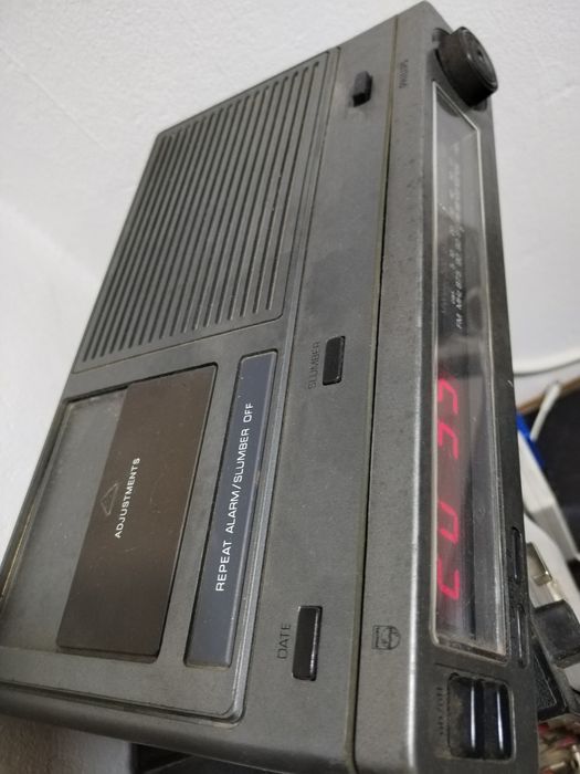 Radio cu ceas digital Philips scala manuala