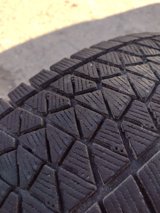 Bridgestone DMV-2.  4бр.205/80/16 дот1516