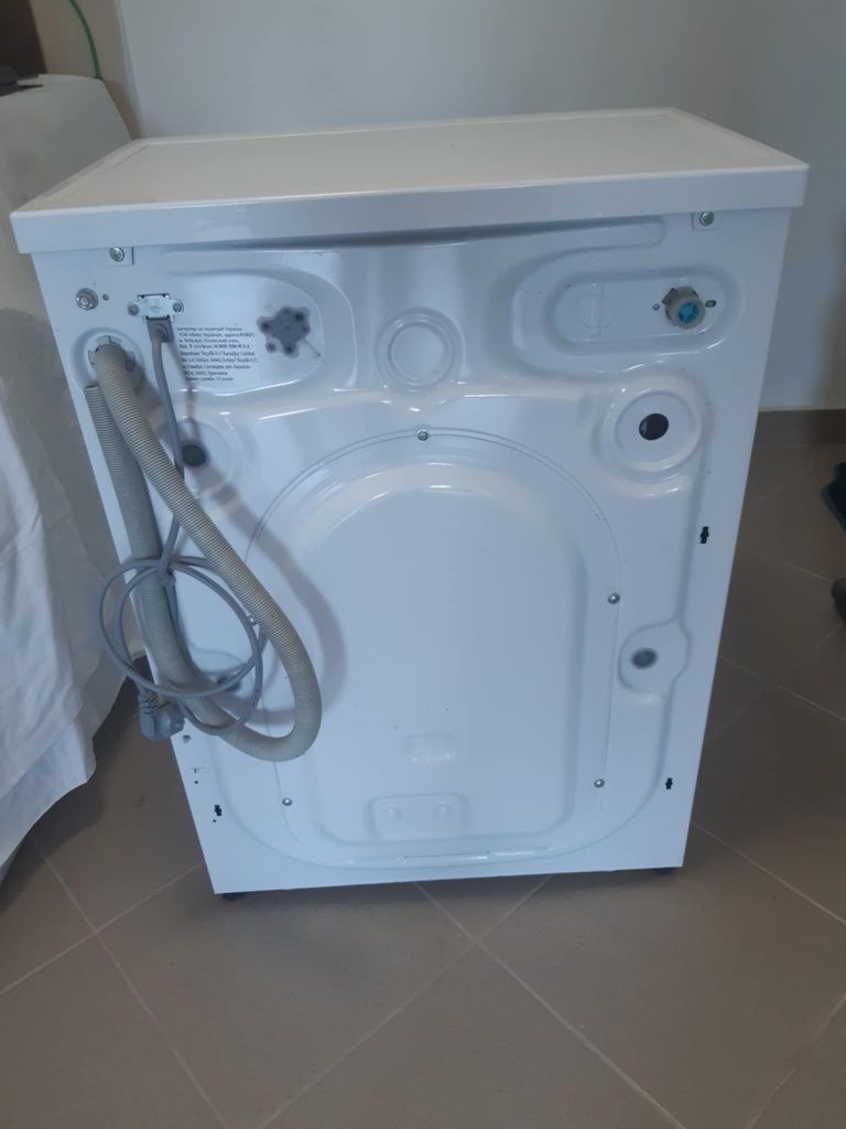 Продавам запазена пералня Beko EV 5800+Y