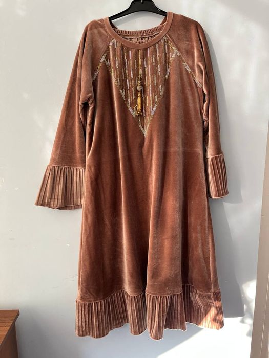 2martagina kiyilgan xolati yaxshi 52 razmerda isiqgina toza ozoda