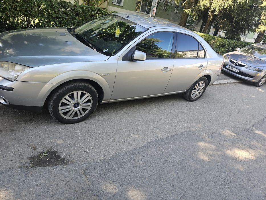 Vind ford mondeo mk3,an 2007 km 278xxxx pret 1800. Schimbat 4 injector