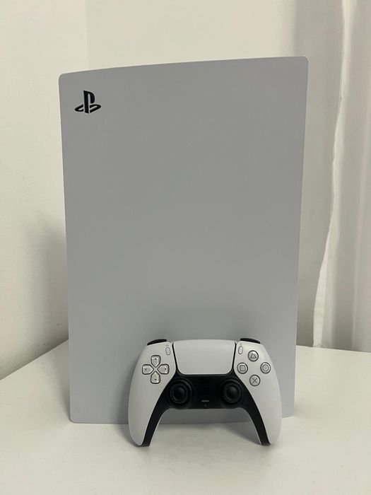 Vând PlayStation 5