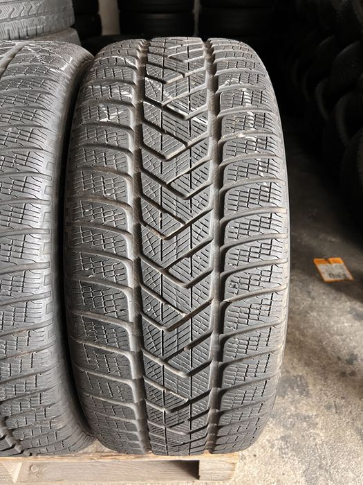 2 anvelope iarna 255/45/20 , Pirelli , 6 mm
