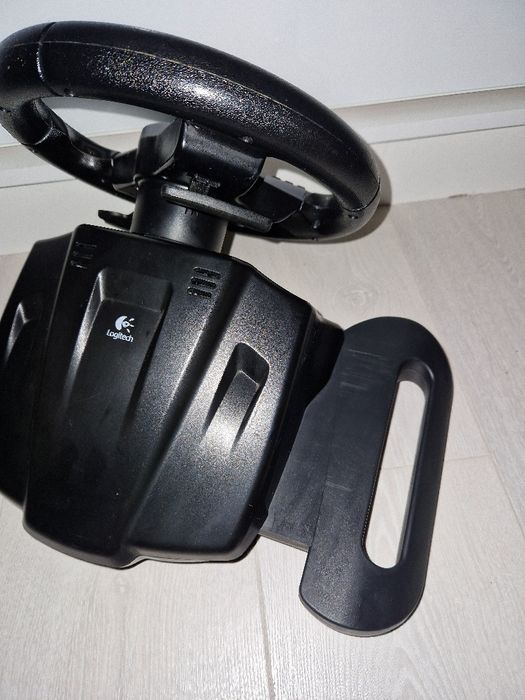Vând Volan Logitech Driving Force Wirless!