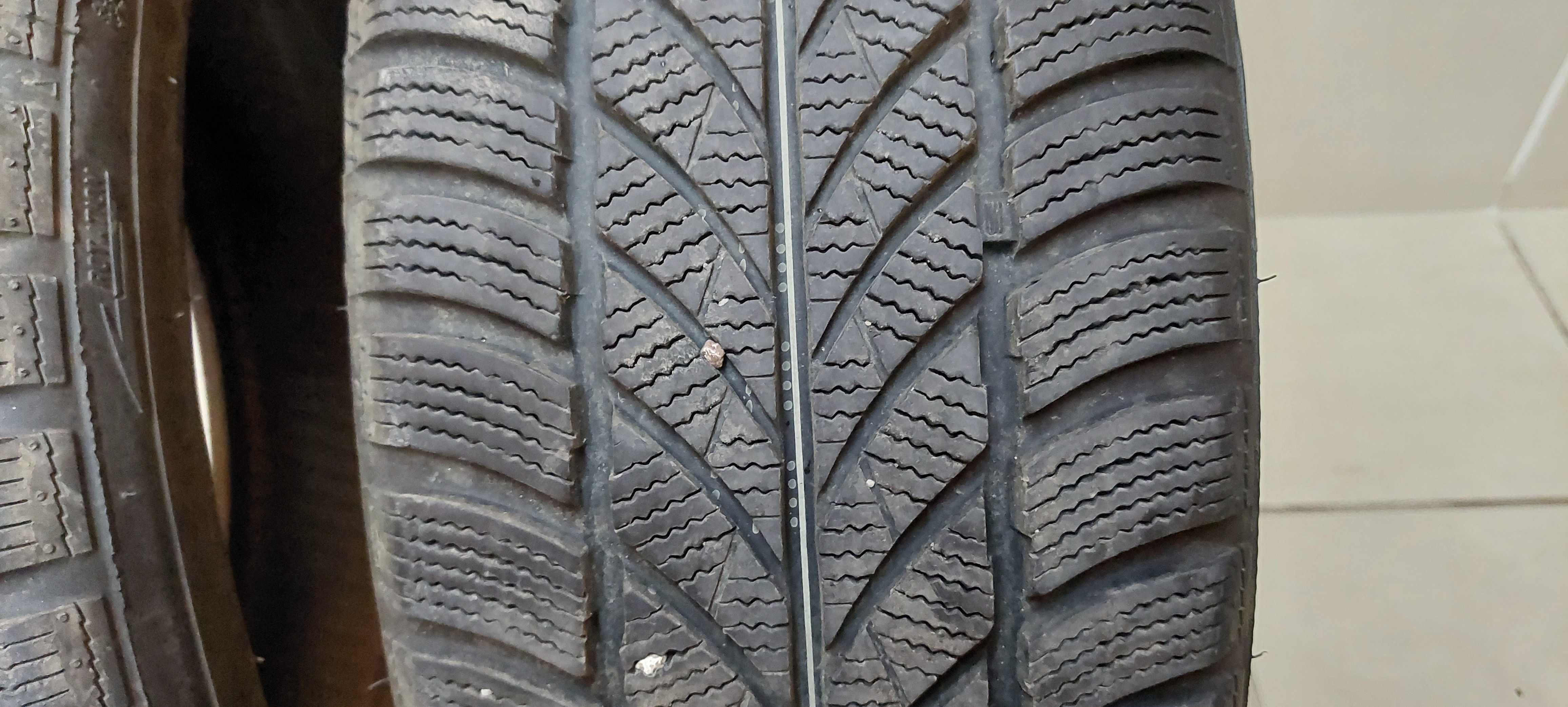 Продавам комплект 5 бр. зимни гуми MAXXIS 195/45/16, 84V