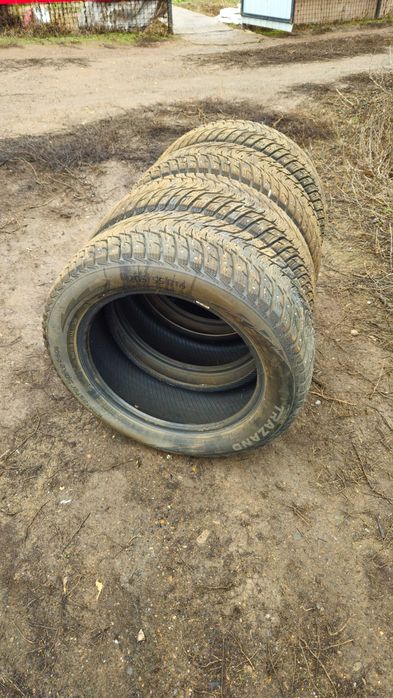 Продам зимние шины 205/55 R16 — 4 штуки